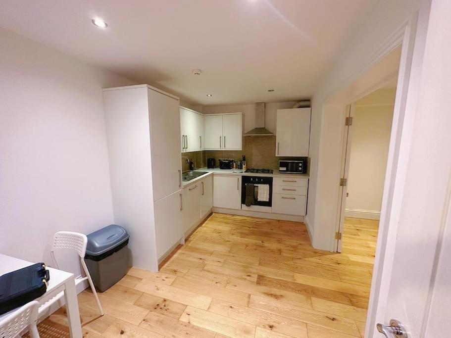 1 Bed Room Flat Near Central Лондон Екстериор снимка