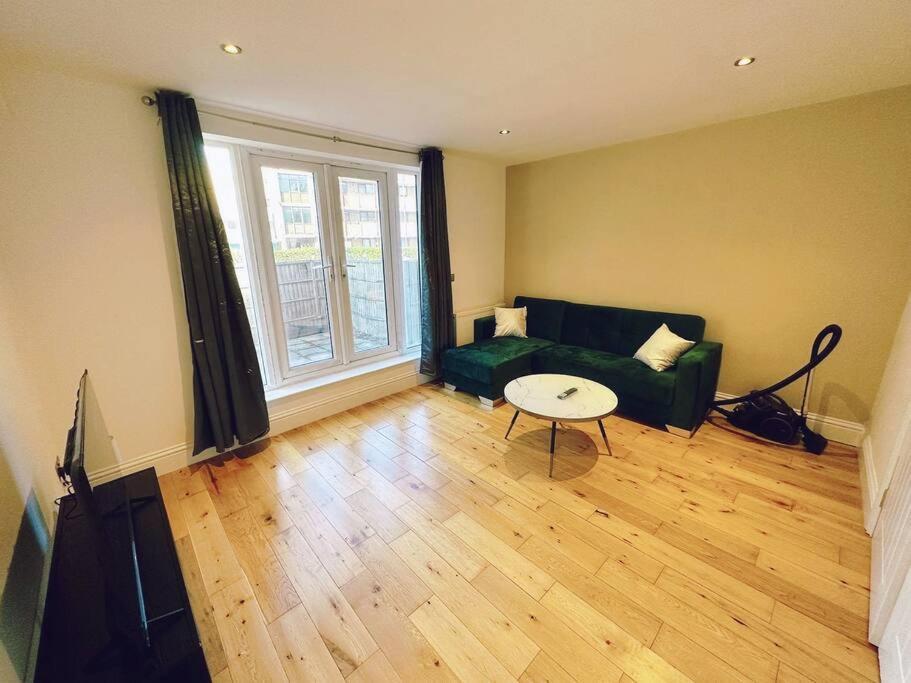 1 Bed Room Flat Near Central Лондон Екстериор снимка