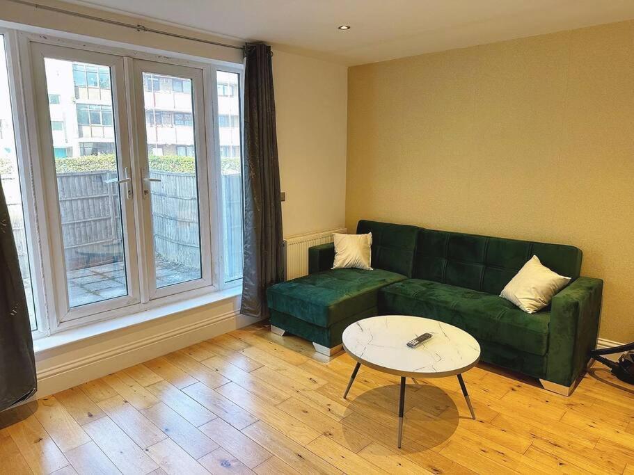 1 Bed Room Flat Near Central Лондон Екстериор снимка