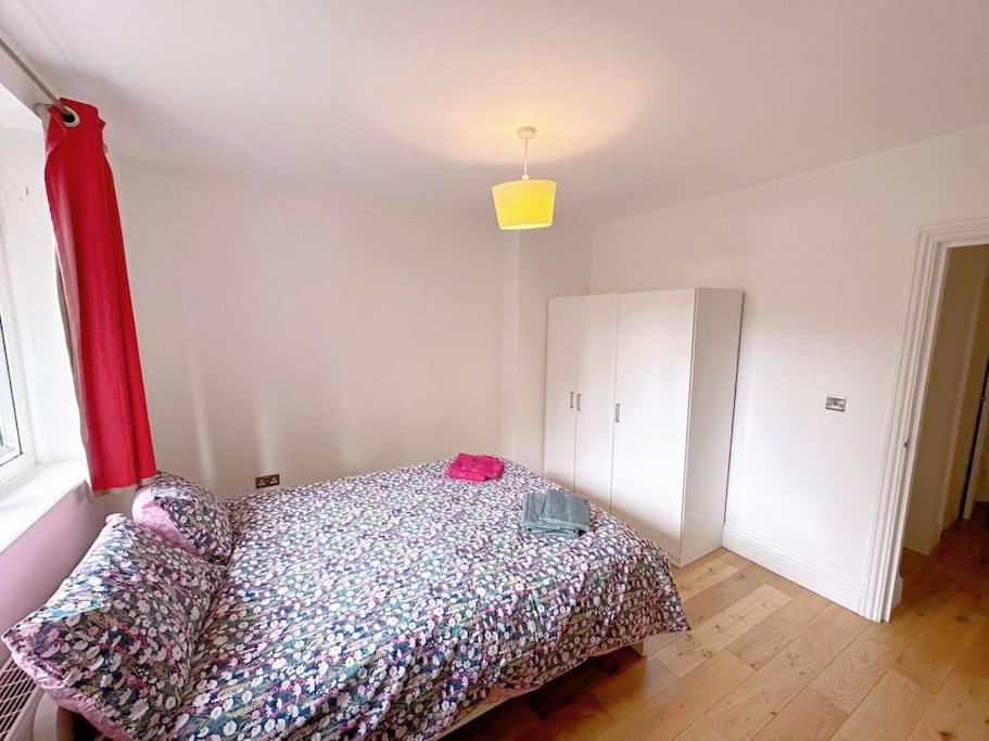 1 Bed Room Flat Near Central Лондон Екстериор снимка